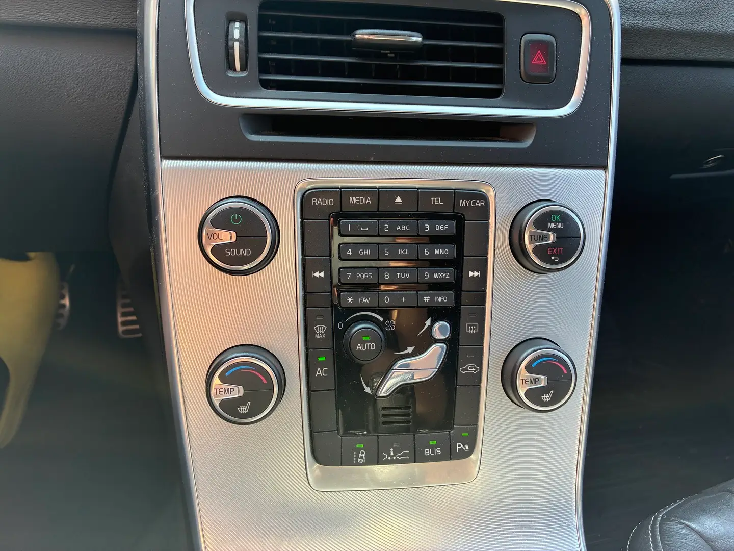 Car Image - 70vsYeYLQ1dAHVgigzXbPE