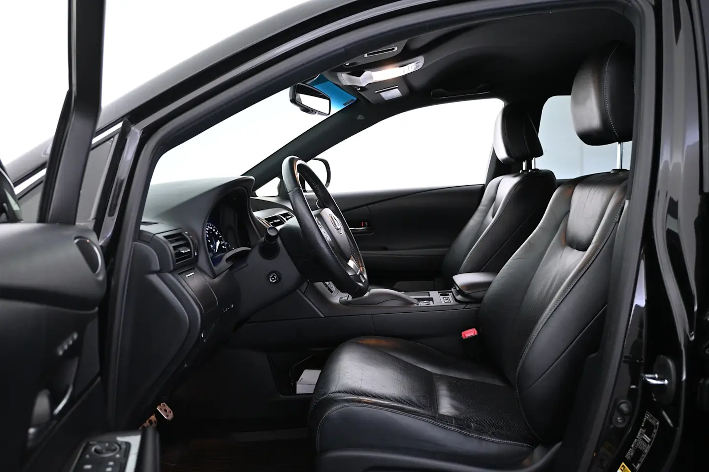 Car Image - 4wtU29RGguBYnfXaAIEGP6