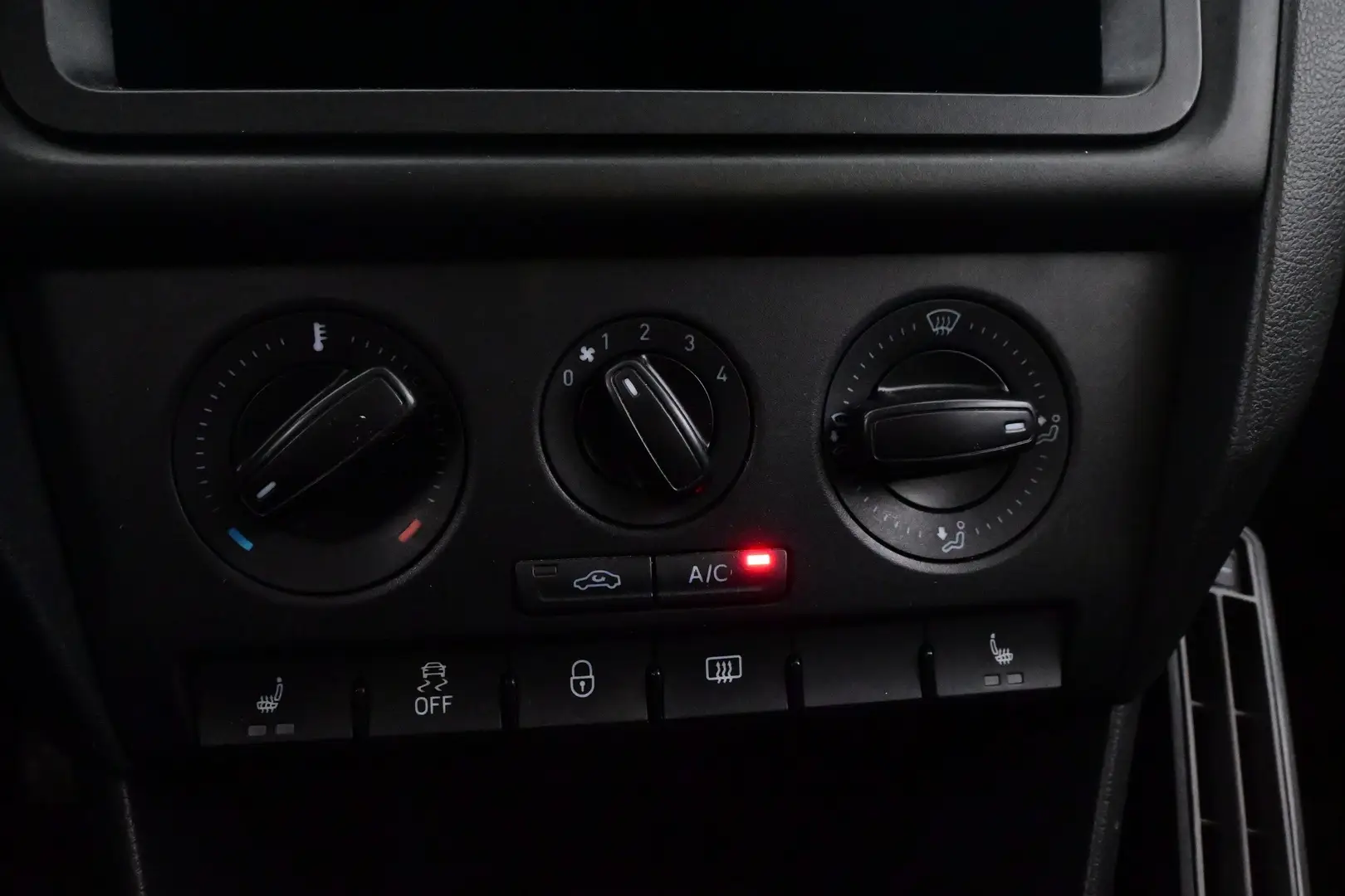 Car Image - 1gam6E0r478Z84i9skrd0e