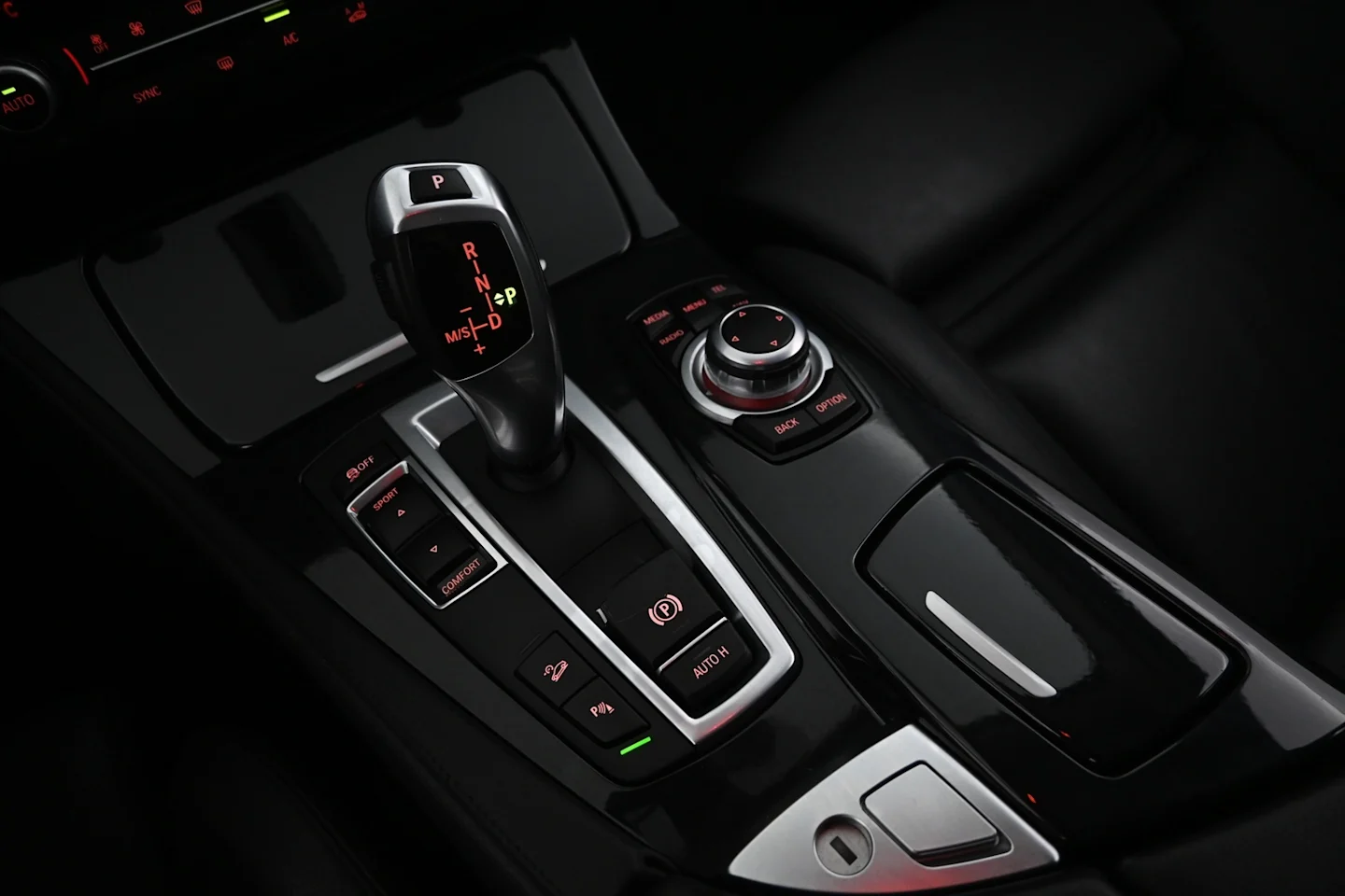 Car Image - 7r9pZni5Zd1iHEk9aHvYr0