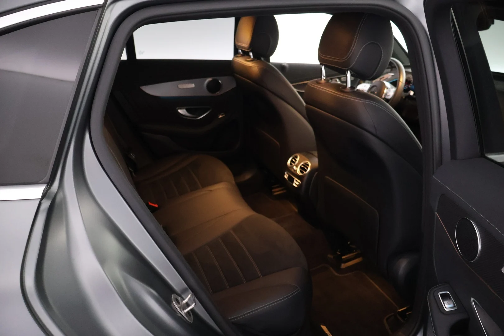 Car Image - aV7pfX2Faj2uCSS4CxnjR