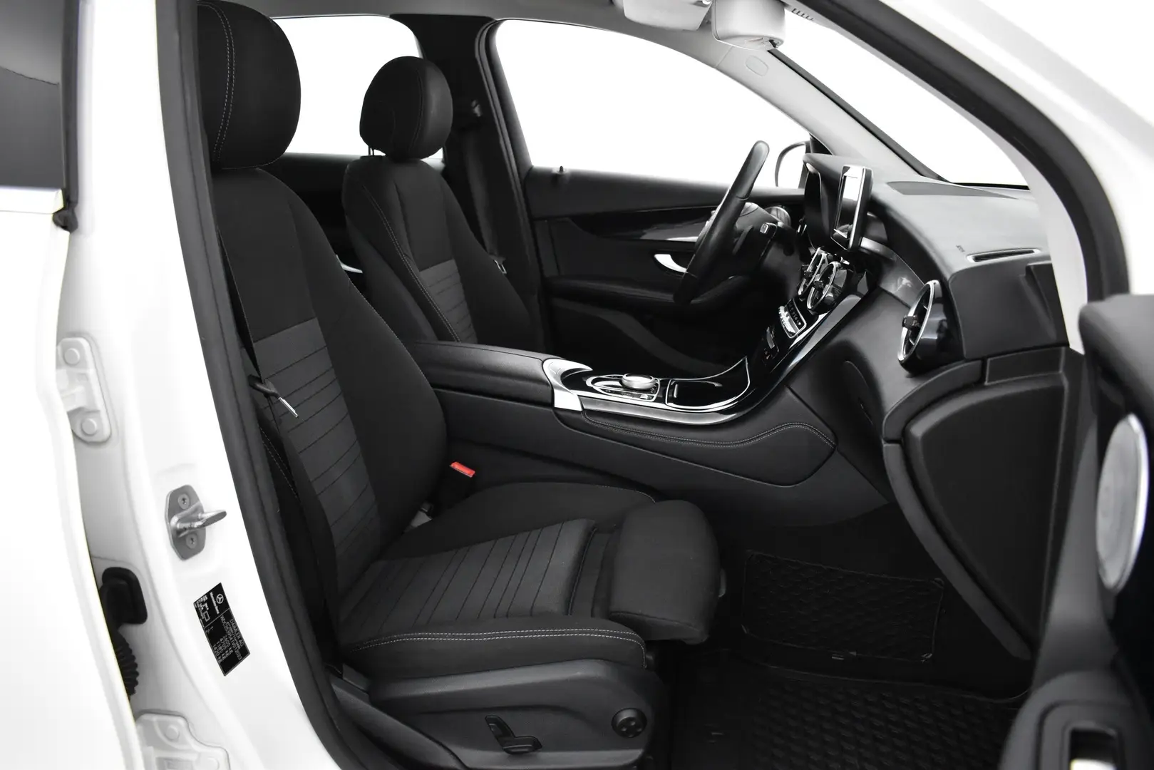 Car Image - 7pOHtxVqaz1Y5jkVuSrFdQ