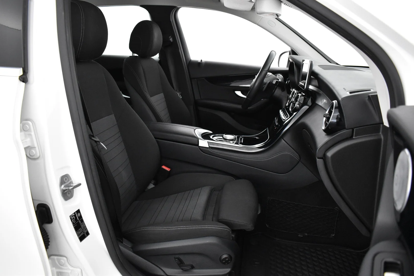 Car Image - 7pOHtxVqaz1Y5jkVuSrFdQ