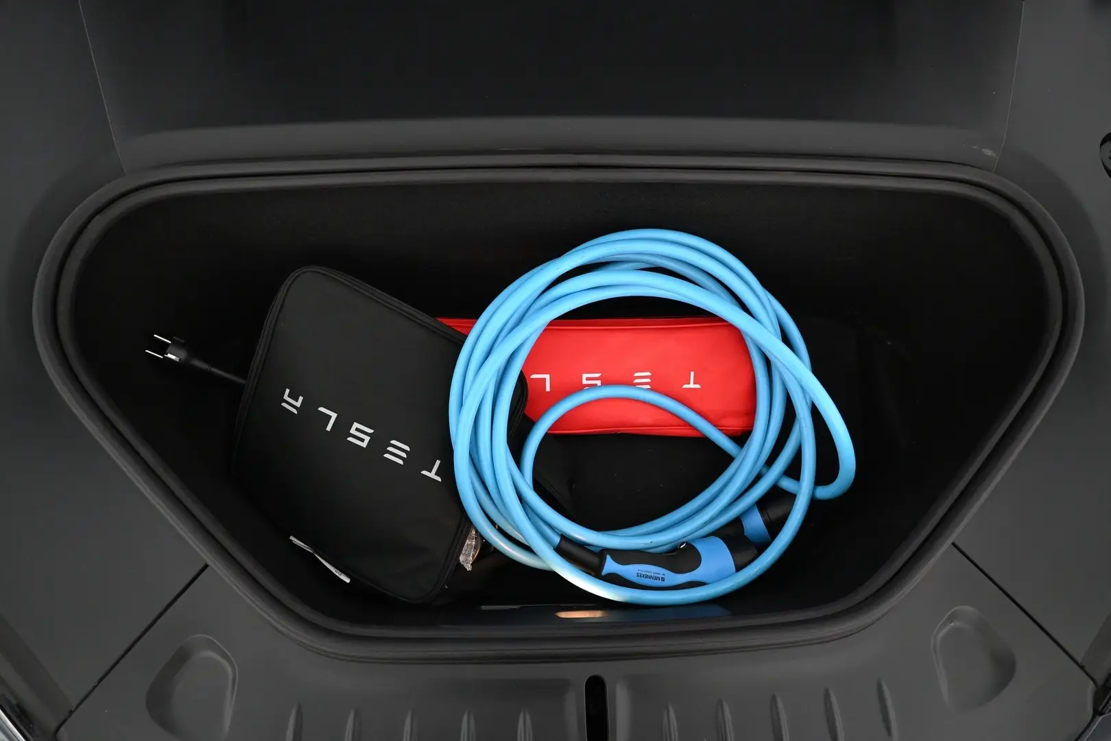 Car Image - 7kbRt0kGRE7isqF990QnTN