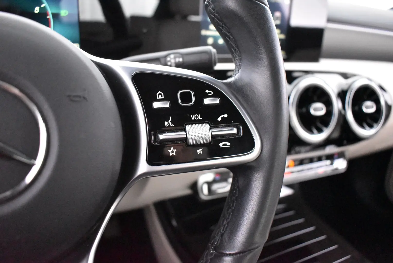 Car Image - KgfFSlIOkkcNvhXb7OA6c
