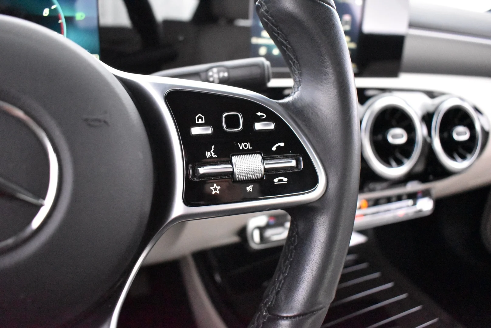 Car Image - KgfFSlIOkkcNvhXb7OA6c