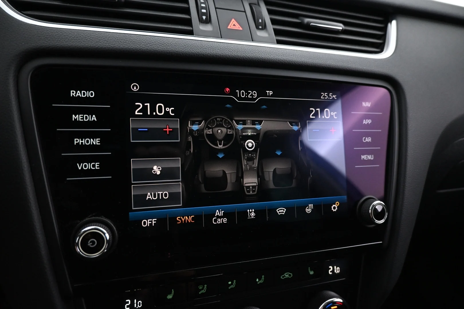 Car Image - 5tAyaN2wSI4K6ZnPQ7tA9U