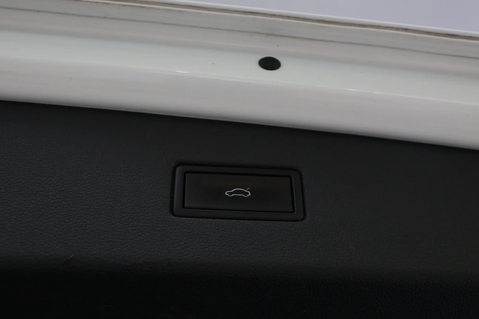 Car Image - 5onPcGBnyu9V8yTneK5Kfr