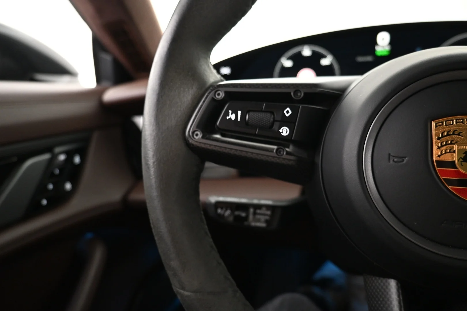 Car Image - 4kQ3uudvTj8uRFMlnVYKSc