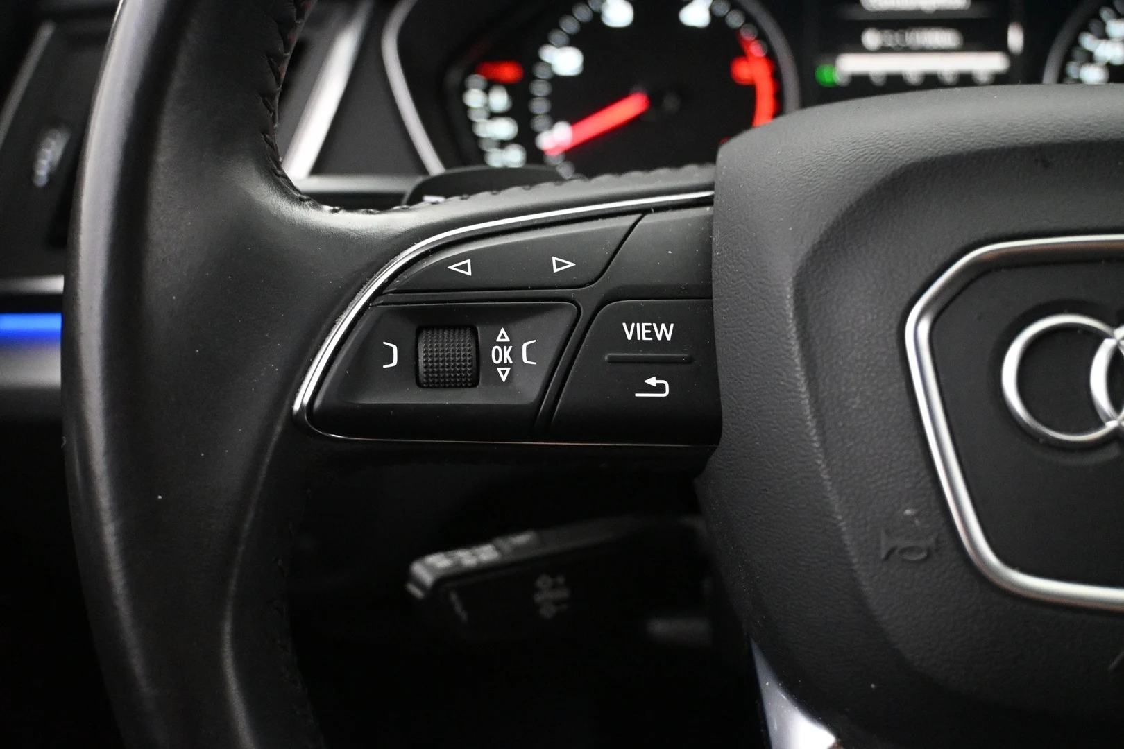 Car Image - 5XfgLplBDvUcwVub8q5bJD