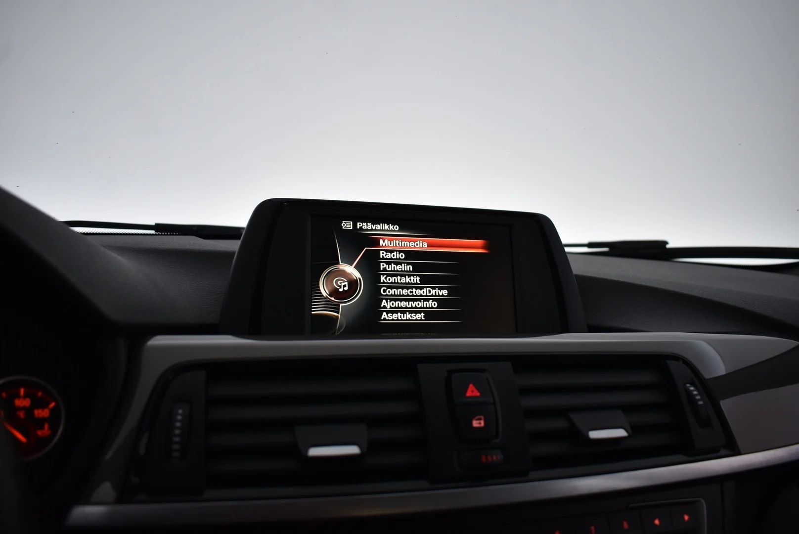 Car Image - 1fsjCbeoVV8EYoXFR6NBJg