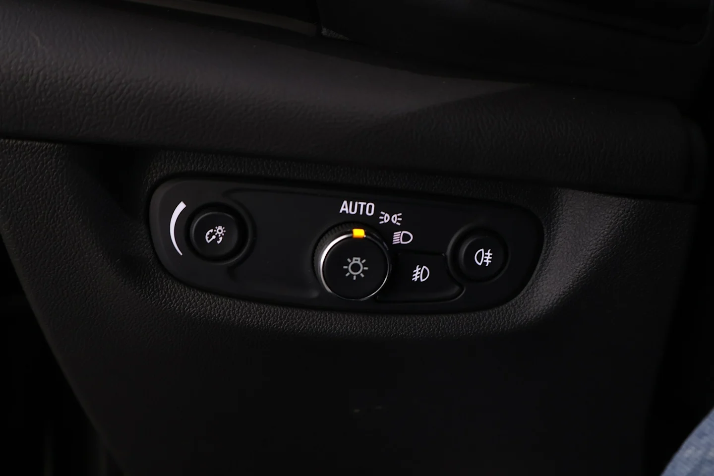 Car Image - 33SzX4x8d4EcSCVxbxnzdo