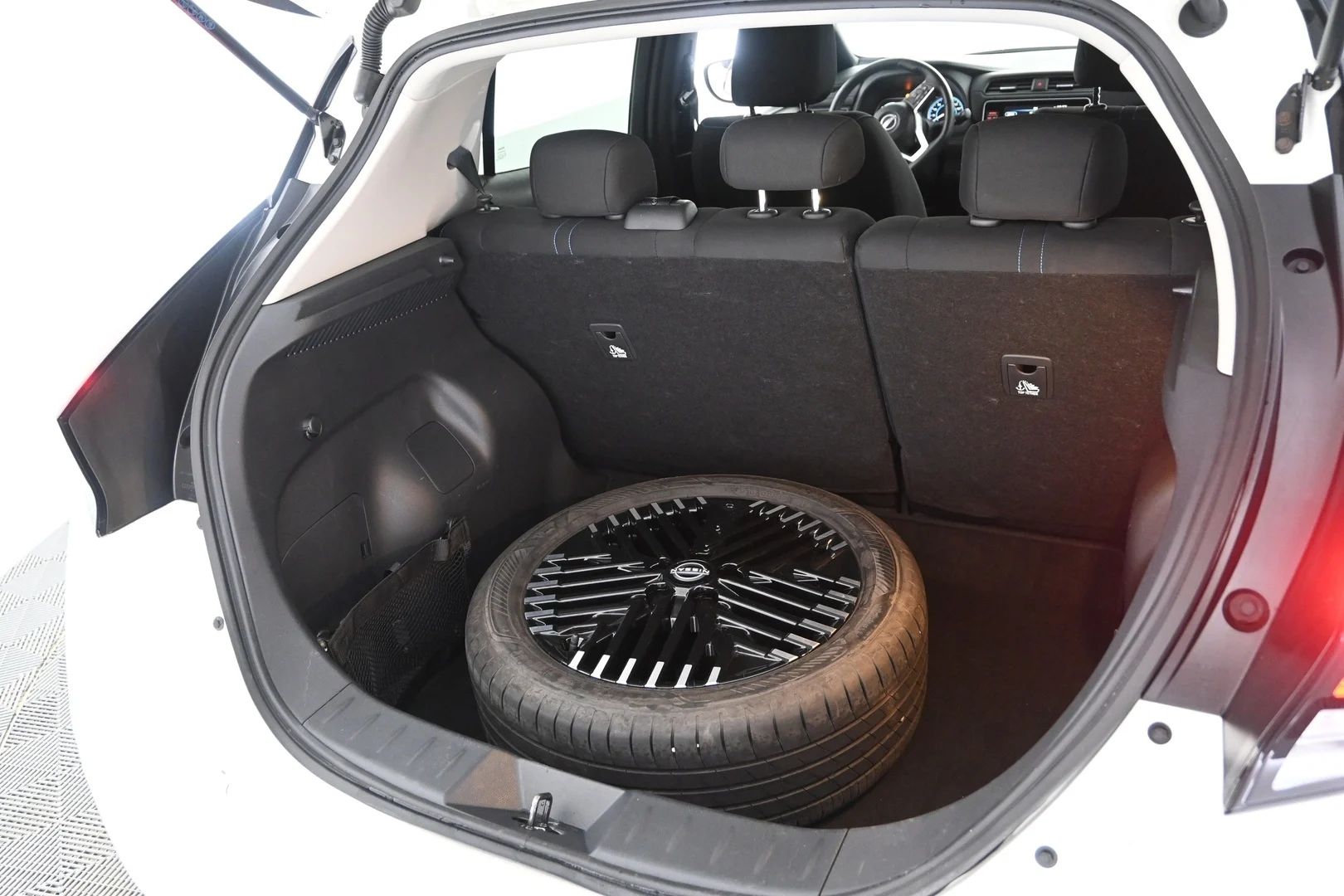 Car Image - caKR9gVRmycJ36RkM7wxS