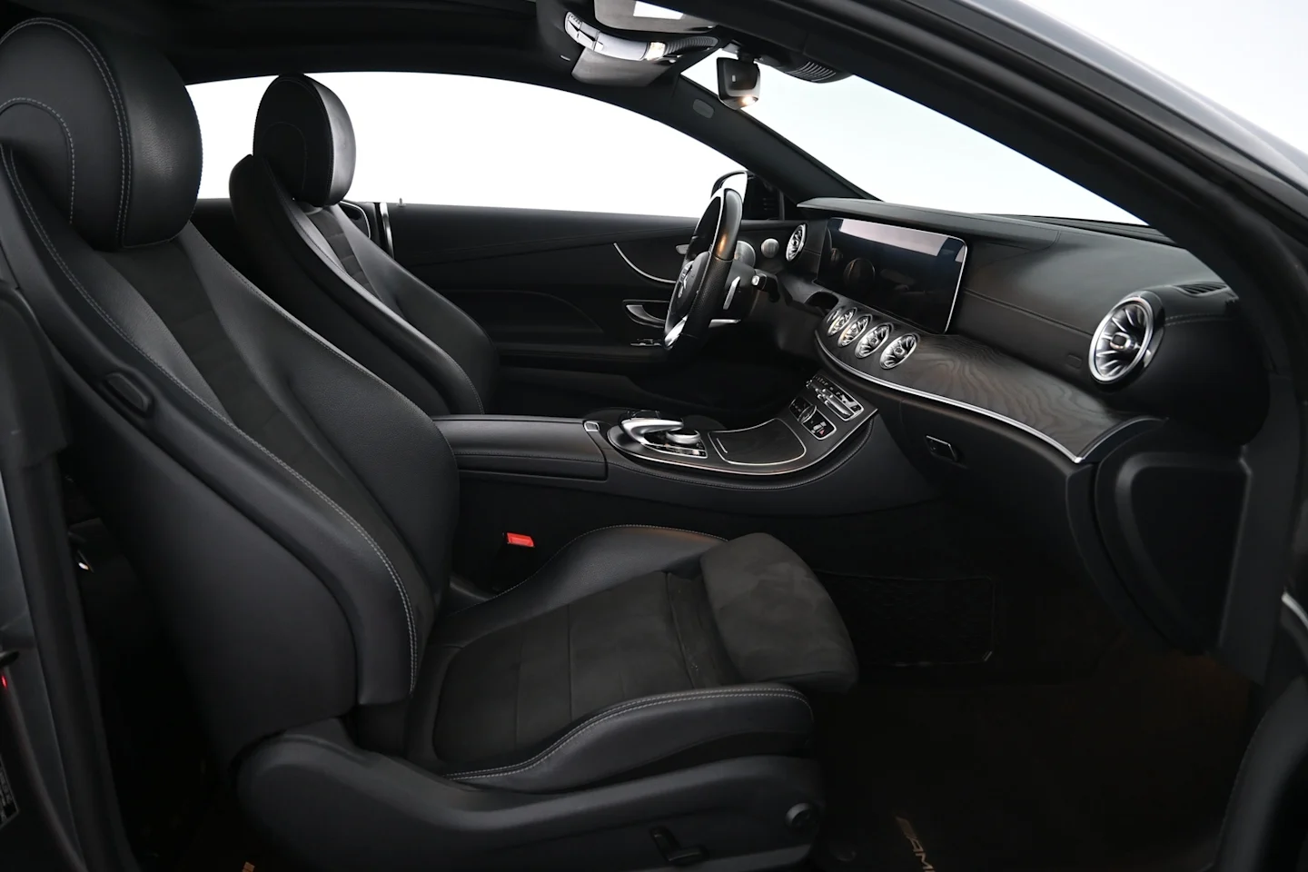 Car Image - 5xb3KgGUHj3ja8LA2WxL83