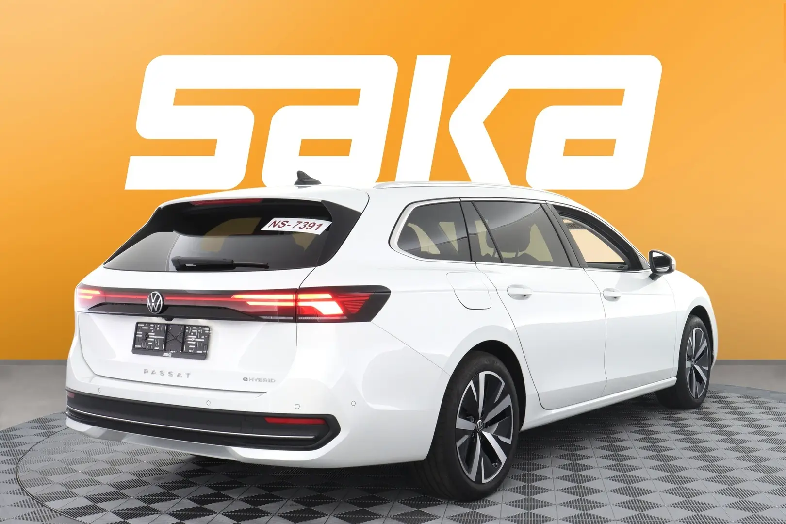 Car Image - 3slfATf0rNdZgaj7HNn875