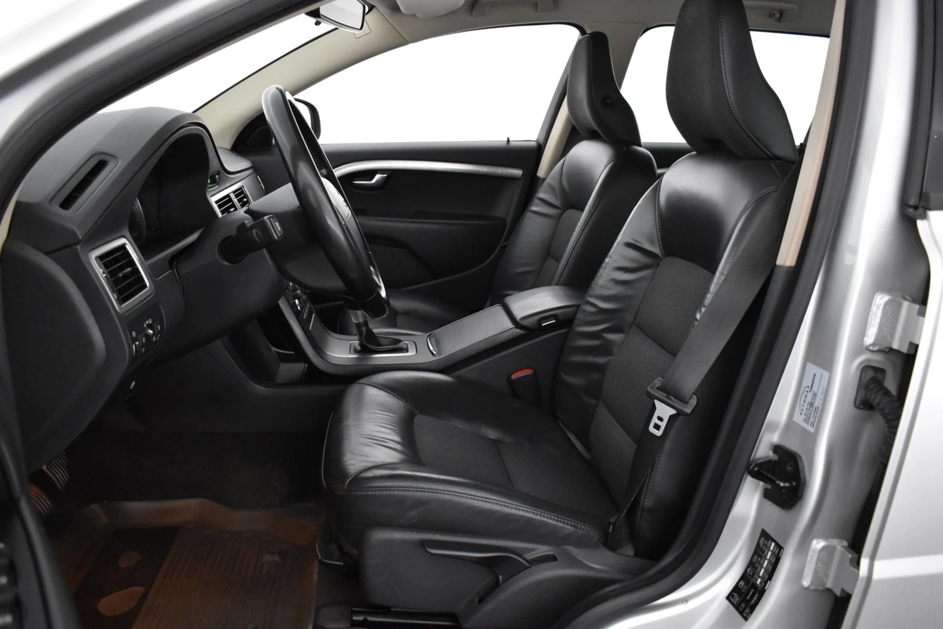 Car Image - 4GWGpFRuvNV7sKSjqUWVzh