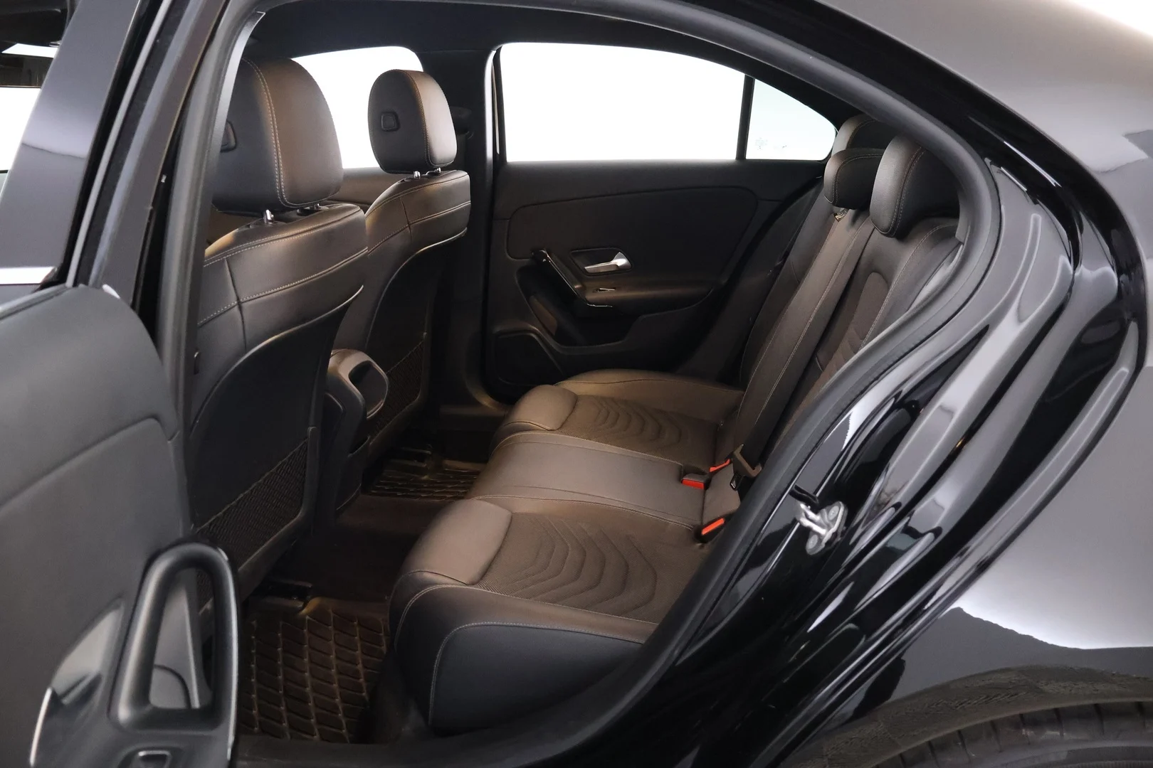 Car Image - hrM2KJwRO1xD3bVzeC21L