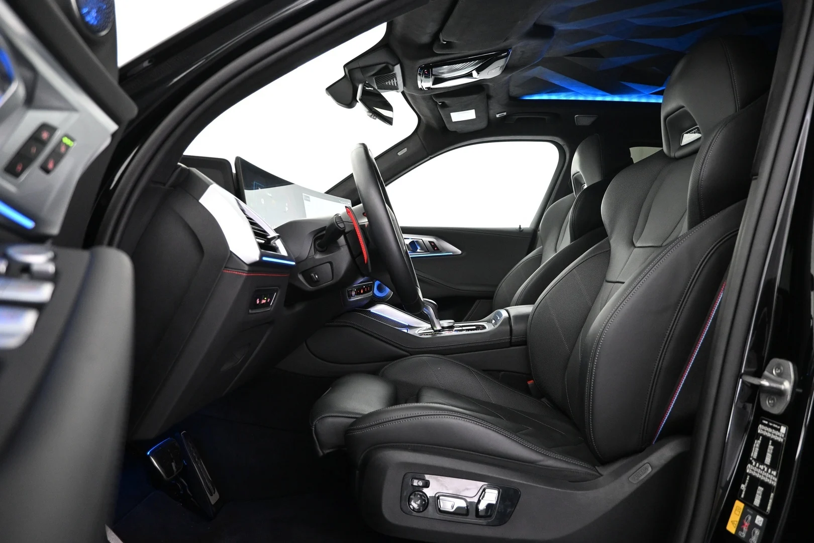 Car Image - 1Y3ILcvxJd5H84YQ2mtLdJ