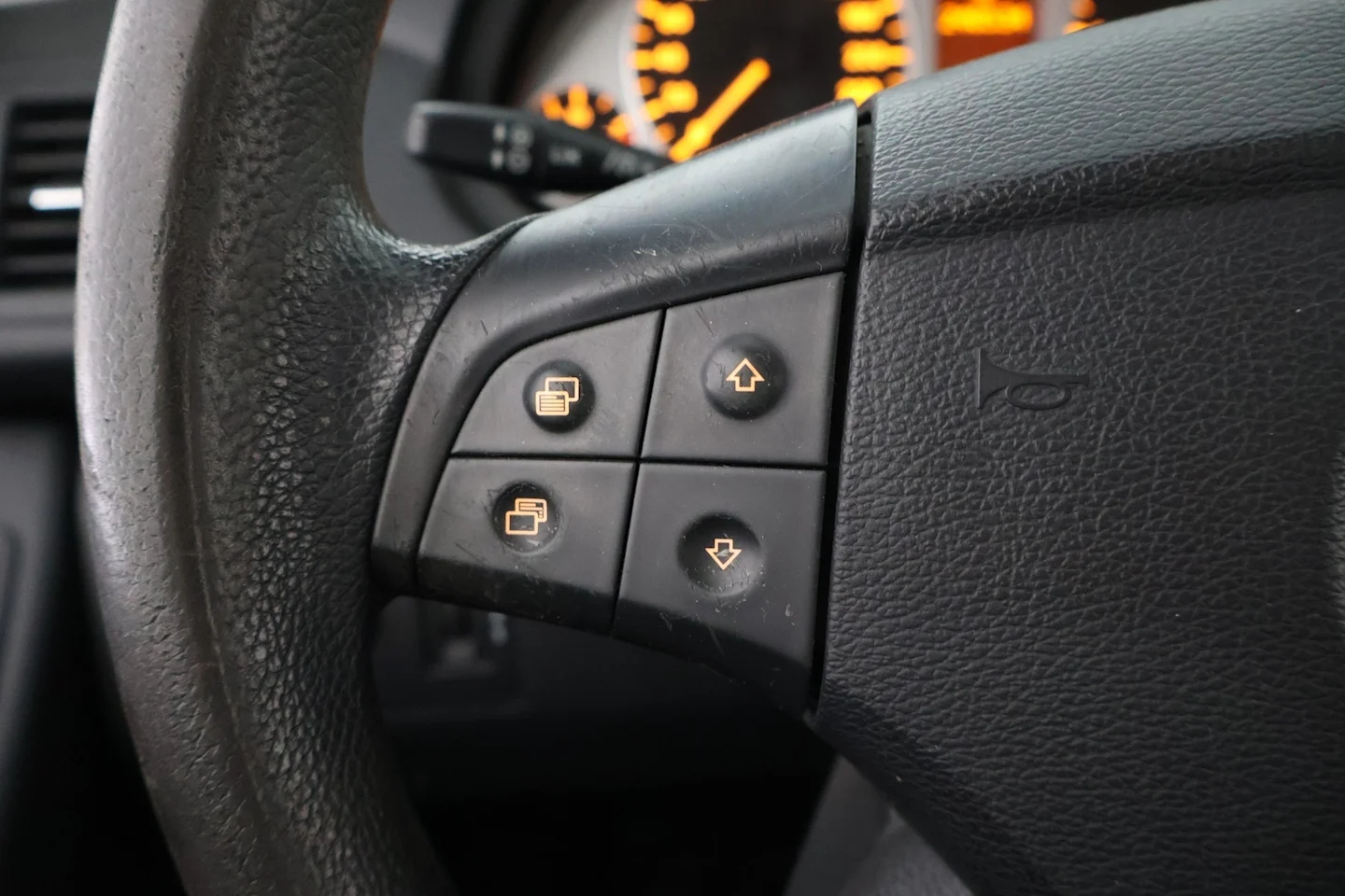 Car Image - 2pvQX6CKiB5zWtb3jeL3C0