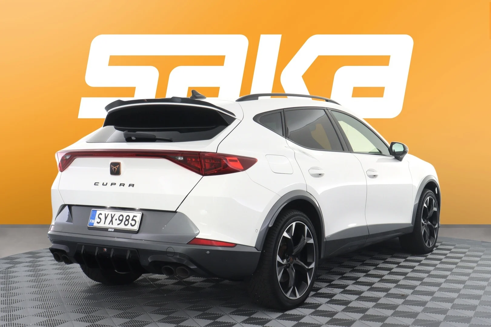 Car Image - R9vmEf8nF30Qezmnn54Q3