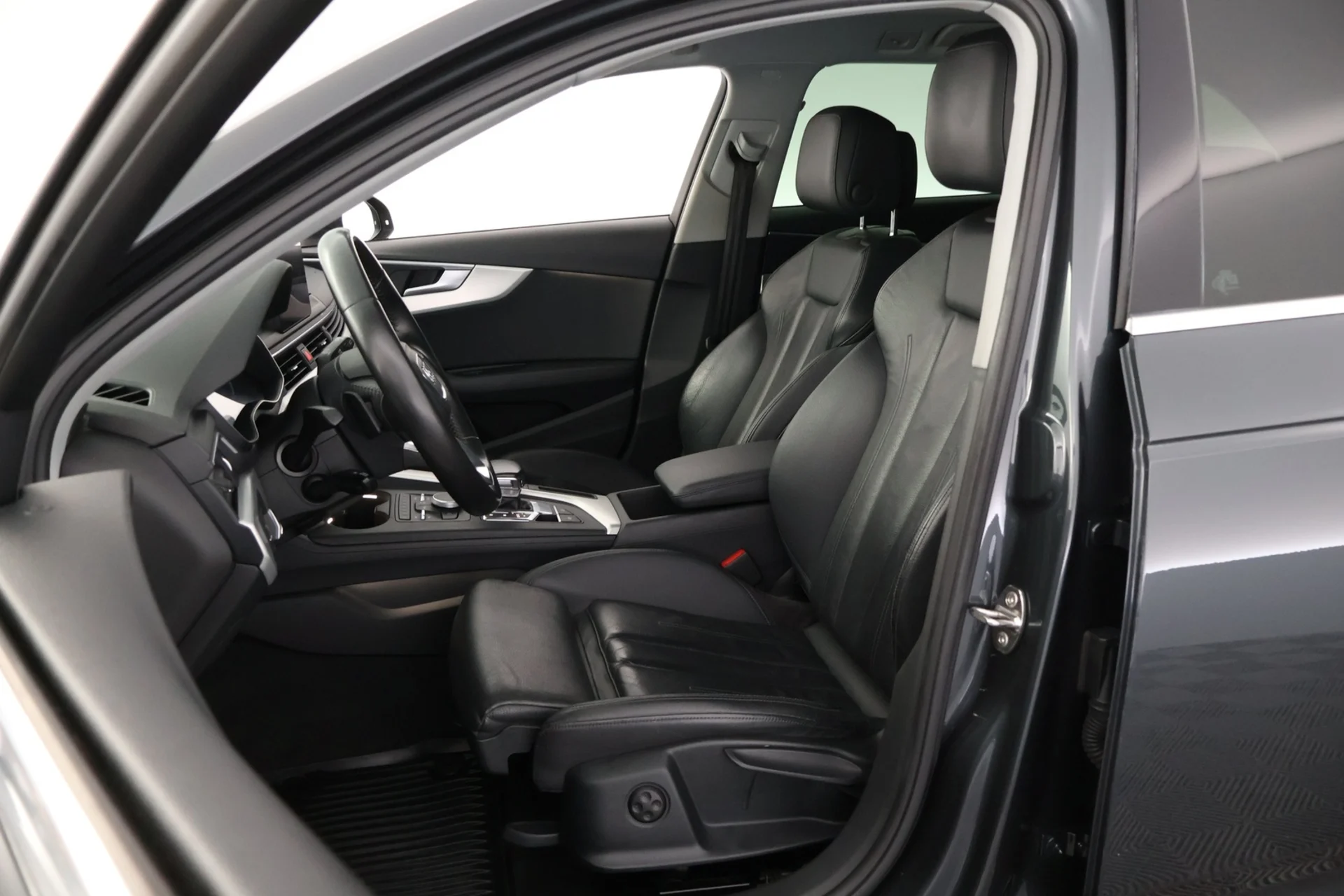 Car Image - 7DQP6AqYNImZzlDm31n17b