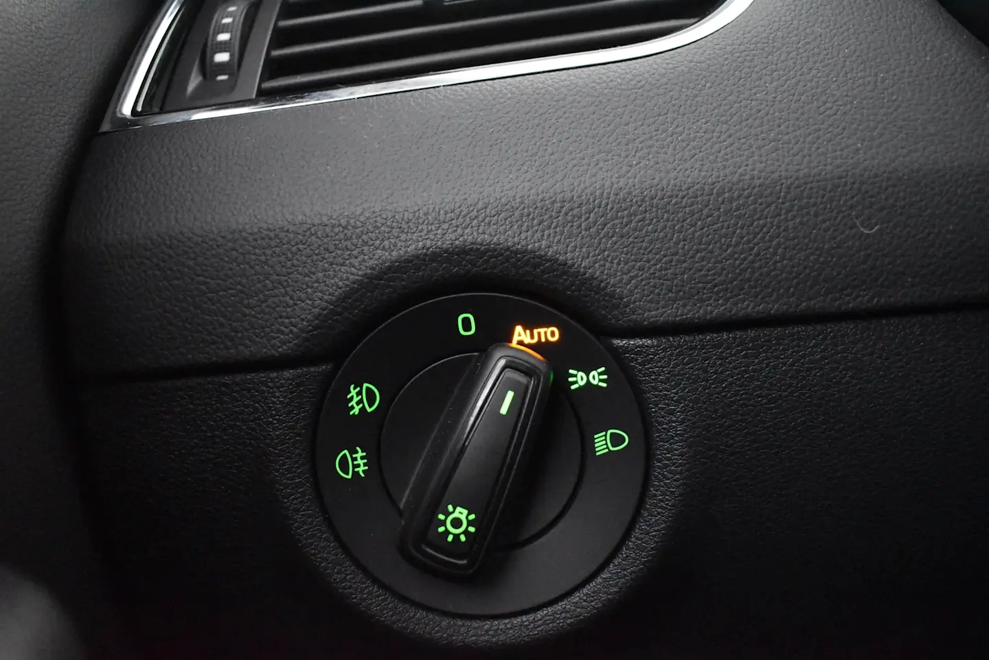 Car Image - 1ll8sL7zBdllNXtlfvDOSF