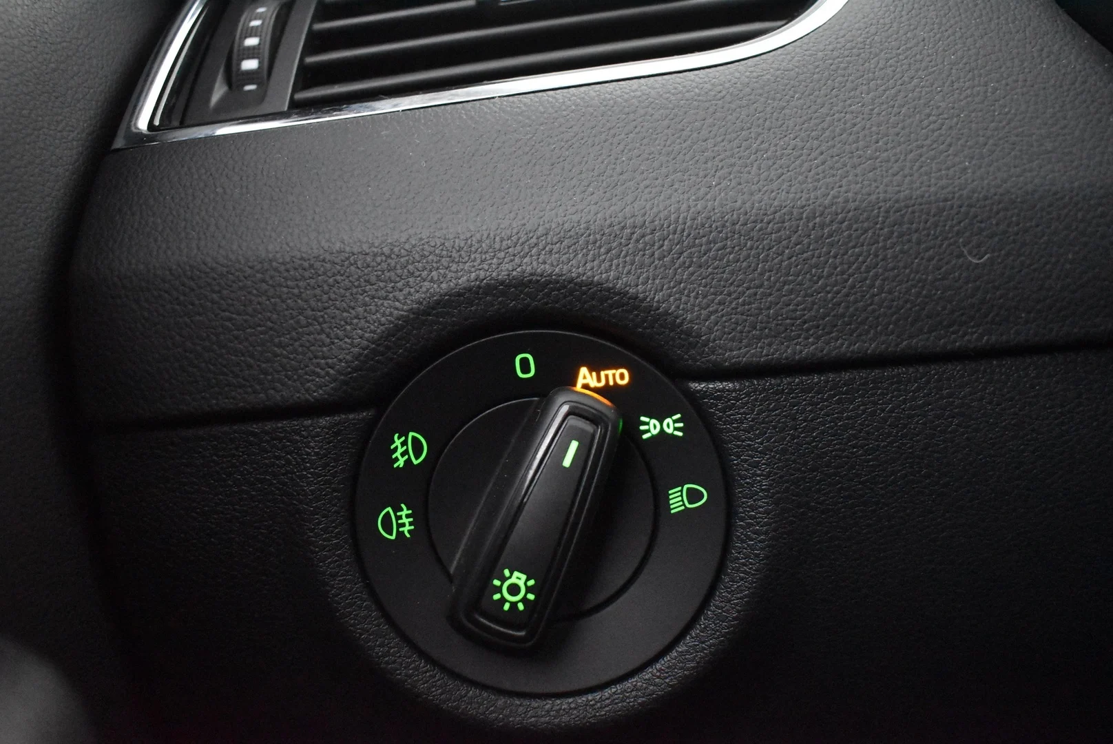 Car Image - 1ll8sL7zBdllNXtlfvDOSF