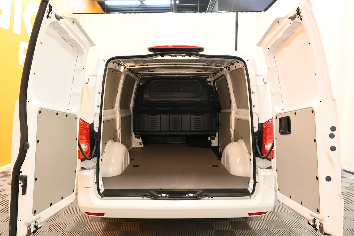 Car Image - 66YYgmgUh0SuMcULqx7zTc