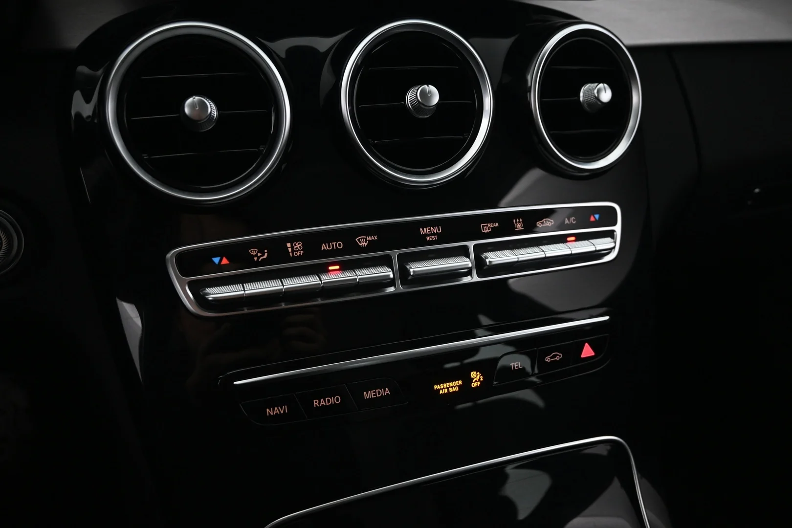Car Image - 6L2UfYkk3FEEbngMHDtH2Z