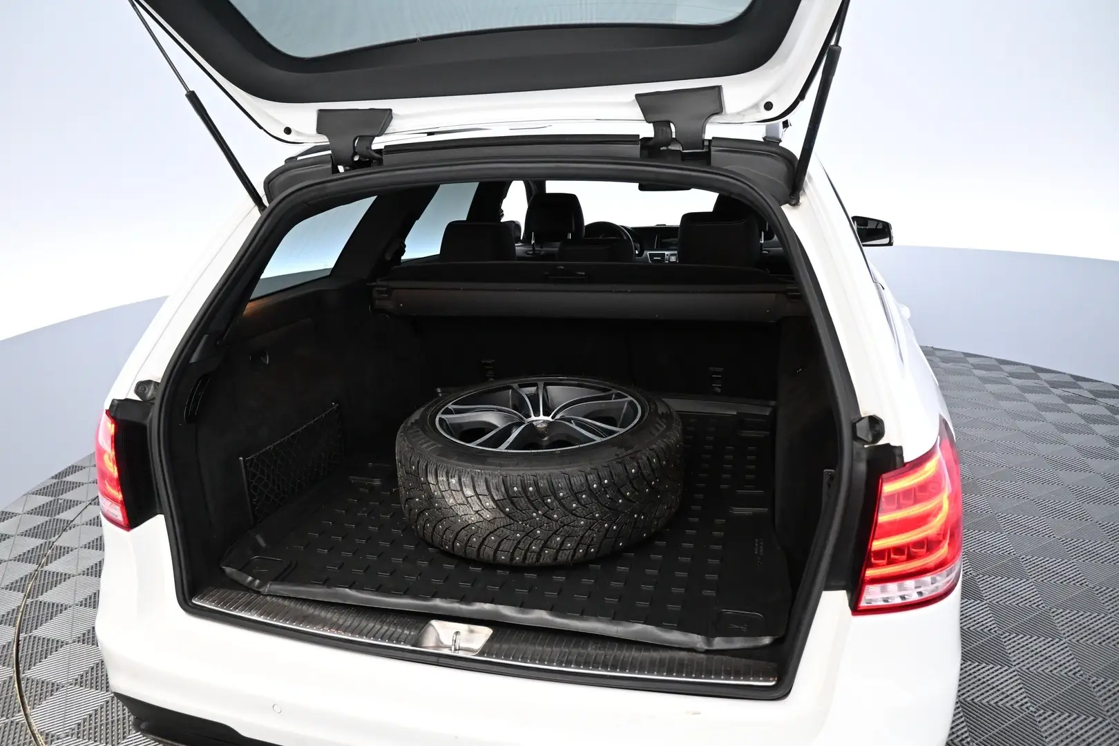 Car Image - 5NA1quy1G3xyCI3DwaLSFp