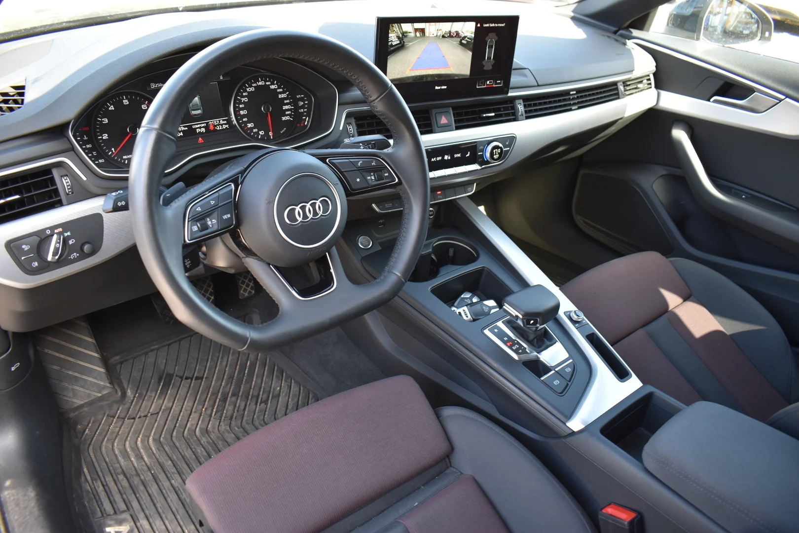 Car Image - 5DjJOxIysn7uPRYbRZvLuC
