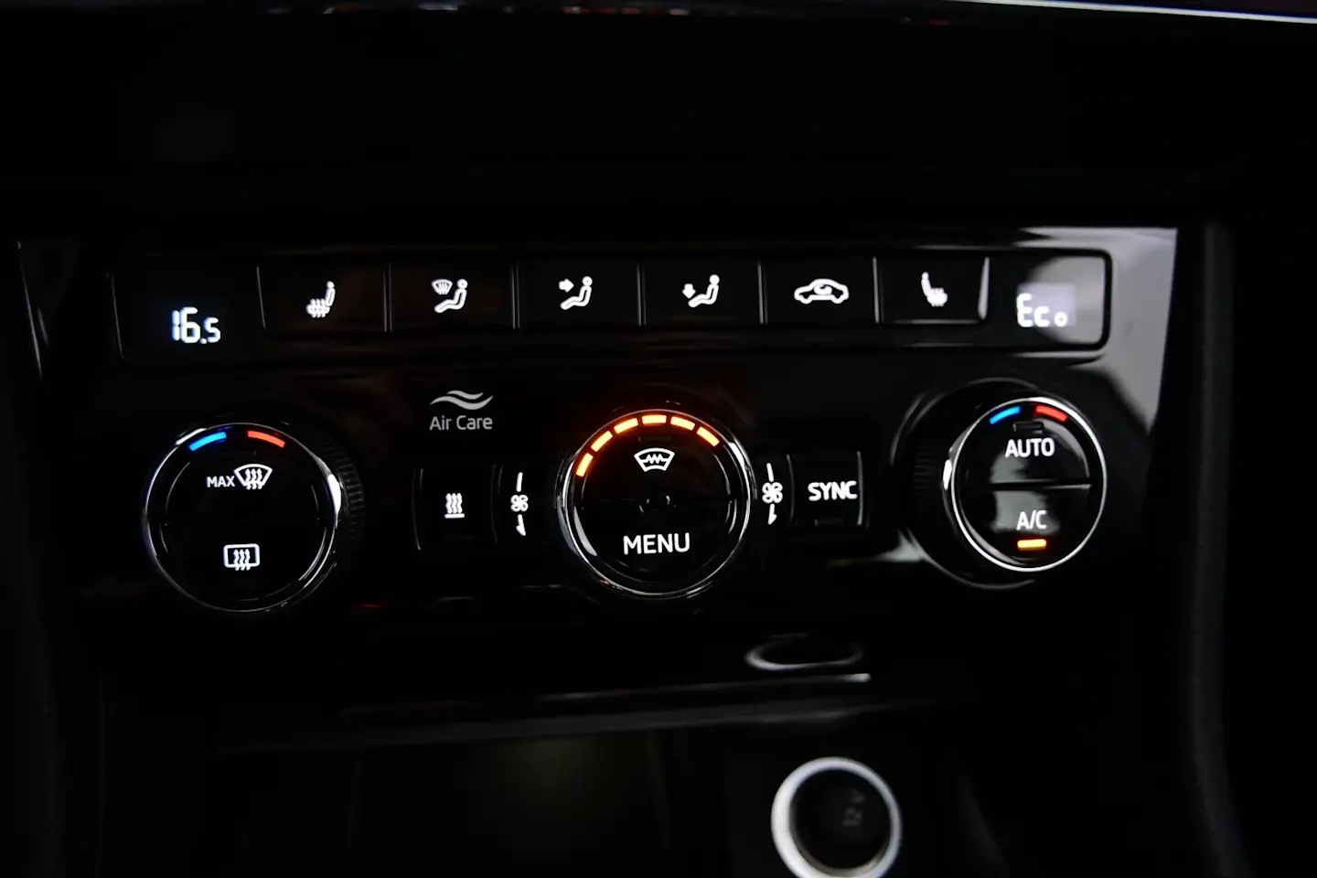 Car Image - 6uTsO0BUR00TU4WR8BXMeA