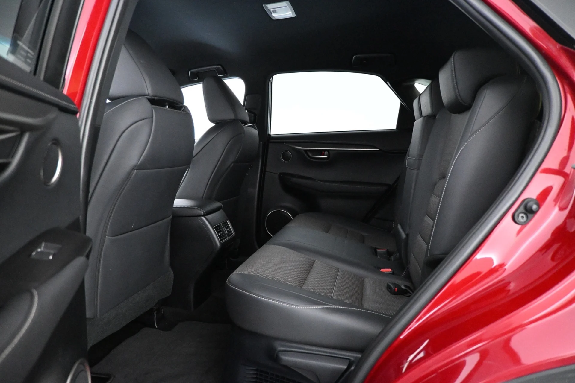 Car Image - 5WAv8O9Ei6CsI8p5bpp0bM