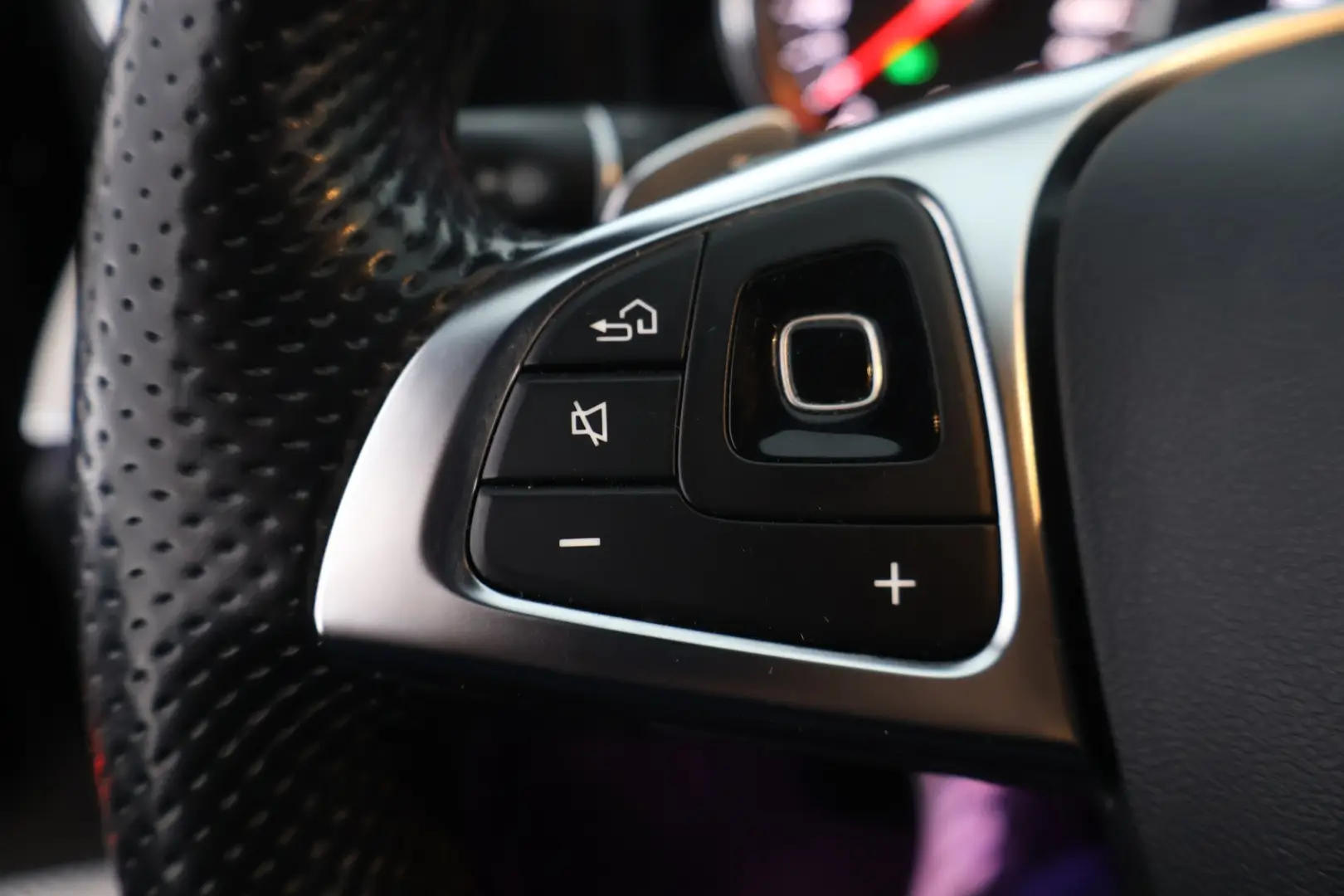 Car Image - 4tVp0VgP9OgwdiJmDYGnCe