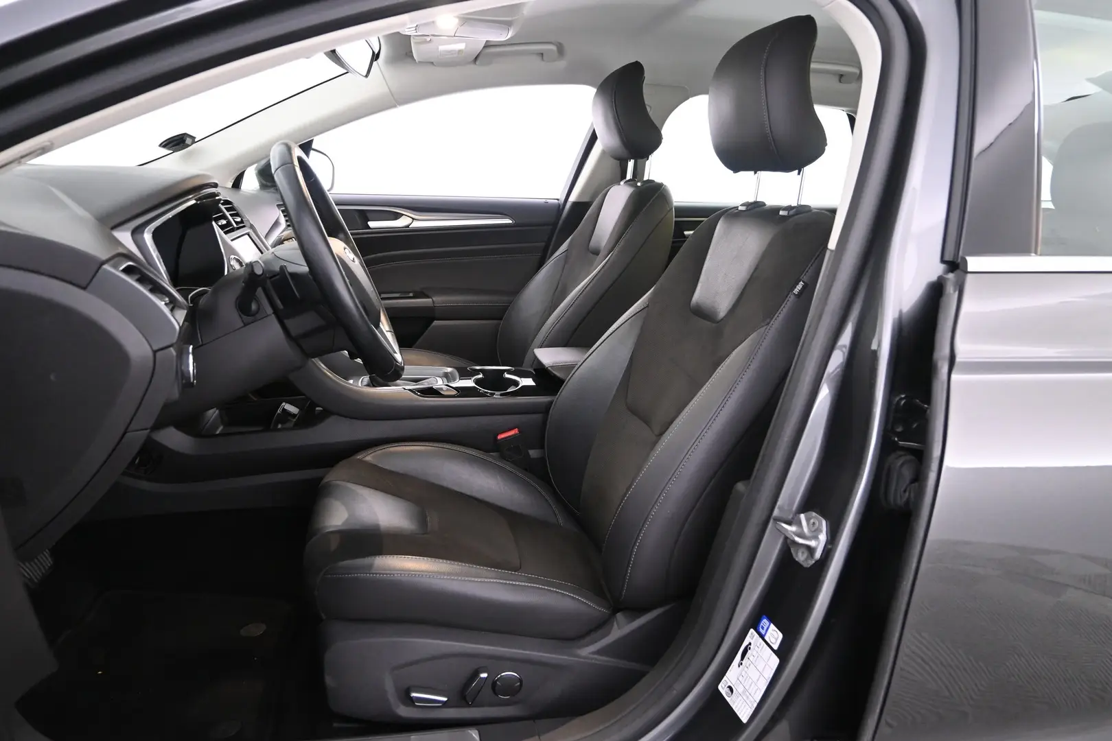 Car Image - 7v3cQCbgGuTOZDoU31qJby