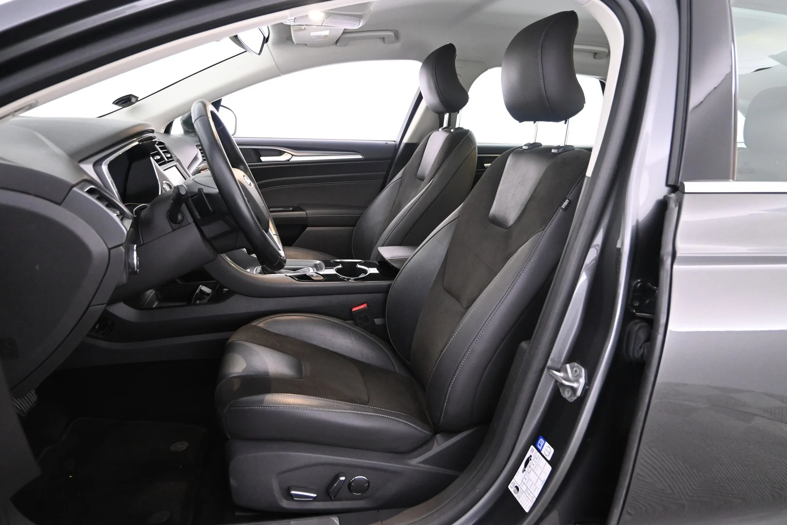 Car Image - 7v3cQCbgGuTOZDoU31qJby