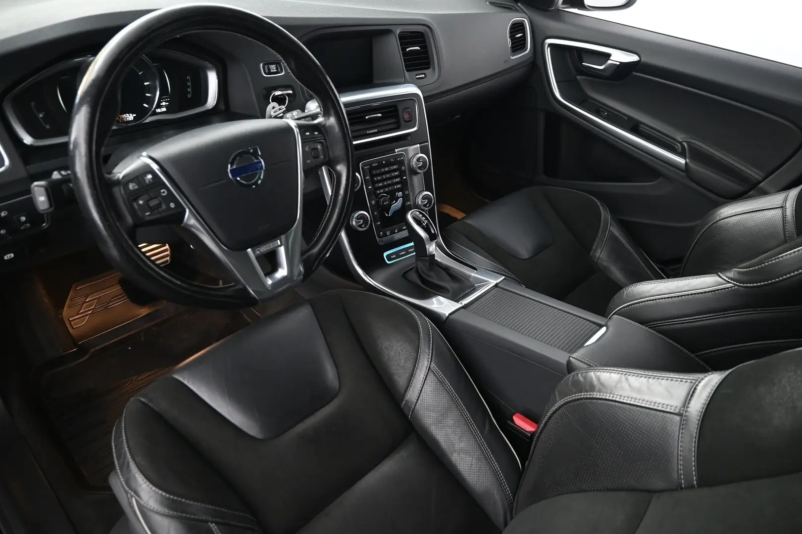 Car Image - 3Io3ctpiG6kPcK0kxYHIiC