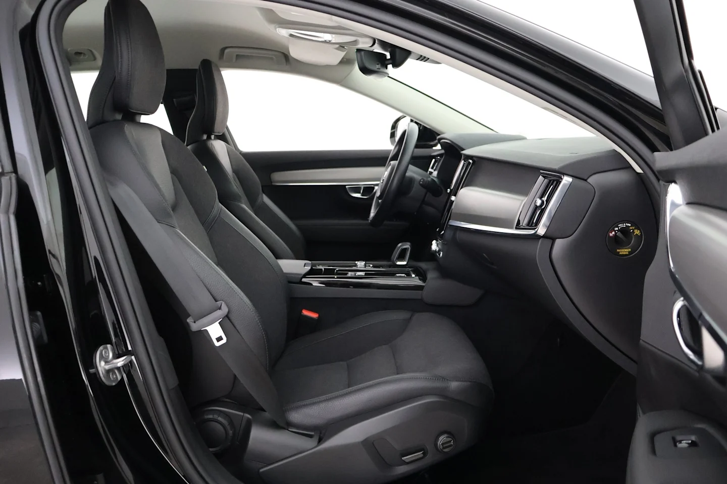Car Image - 3YH1vpQW71BFXo5zbQGTJ6