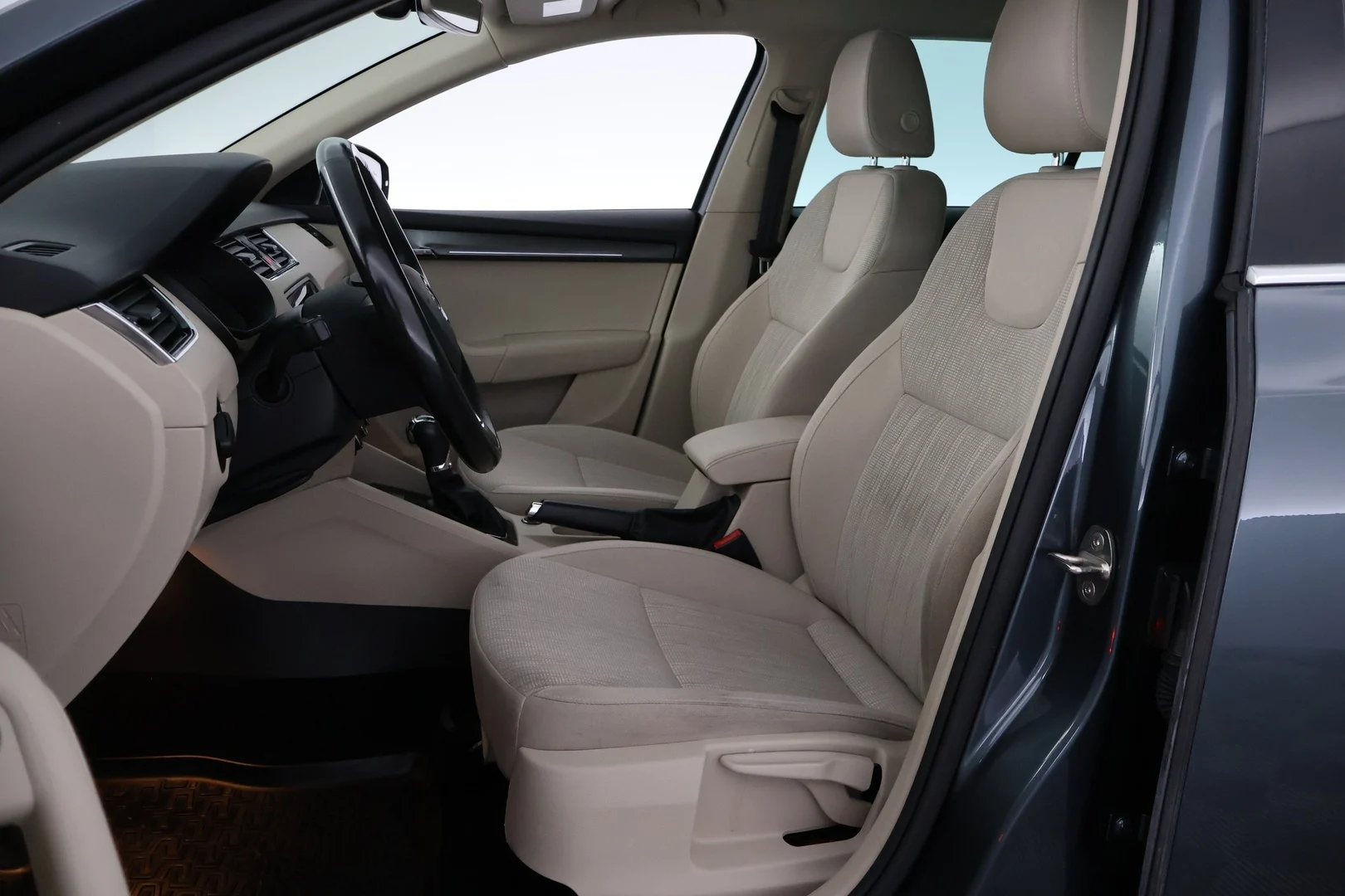 Car Image - 2bg8LmFLACIt1t0nywAlG3