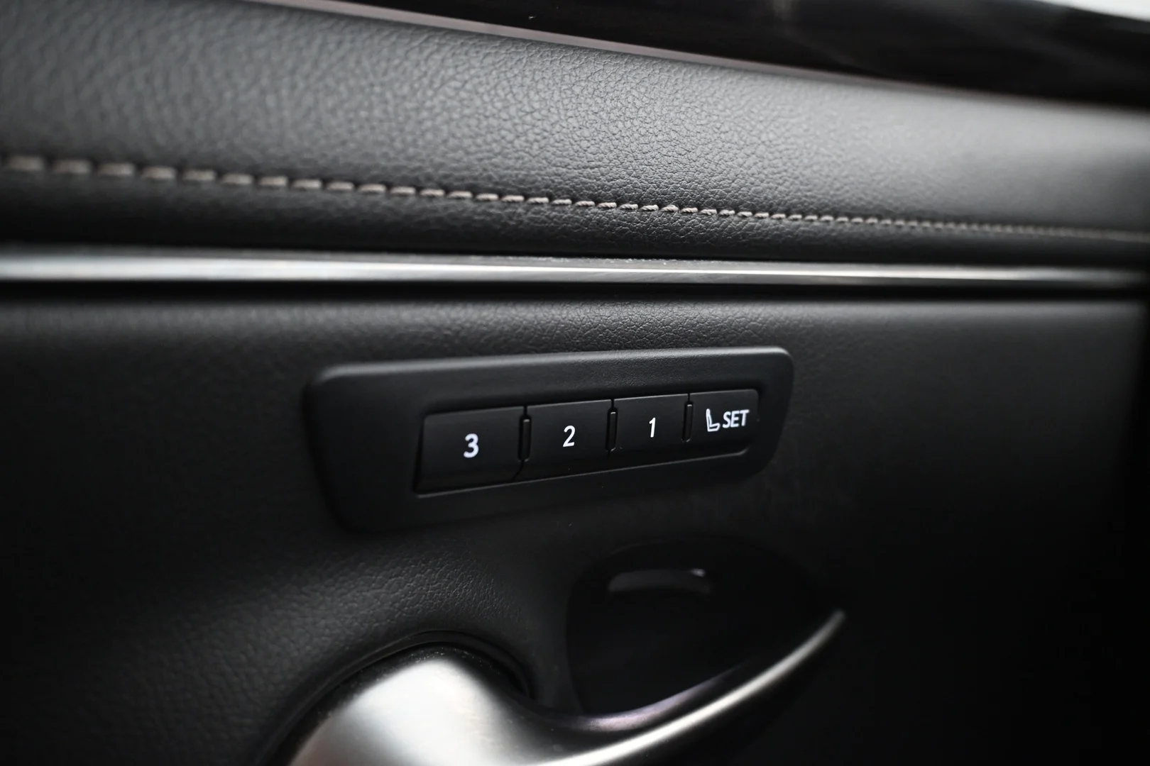 Car Image - 63x11O0UzOZKWnbv2nIHZO