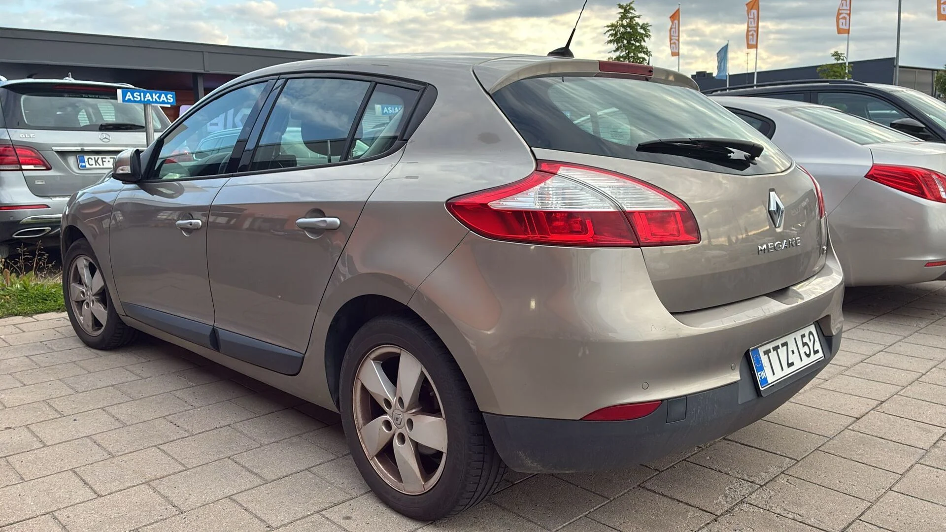Car Image - 3gpAp7VfT7cNPwb8lrD1hQ
