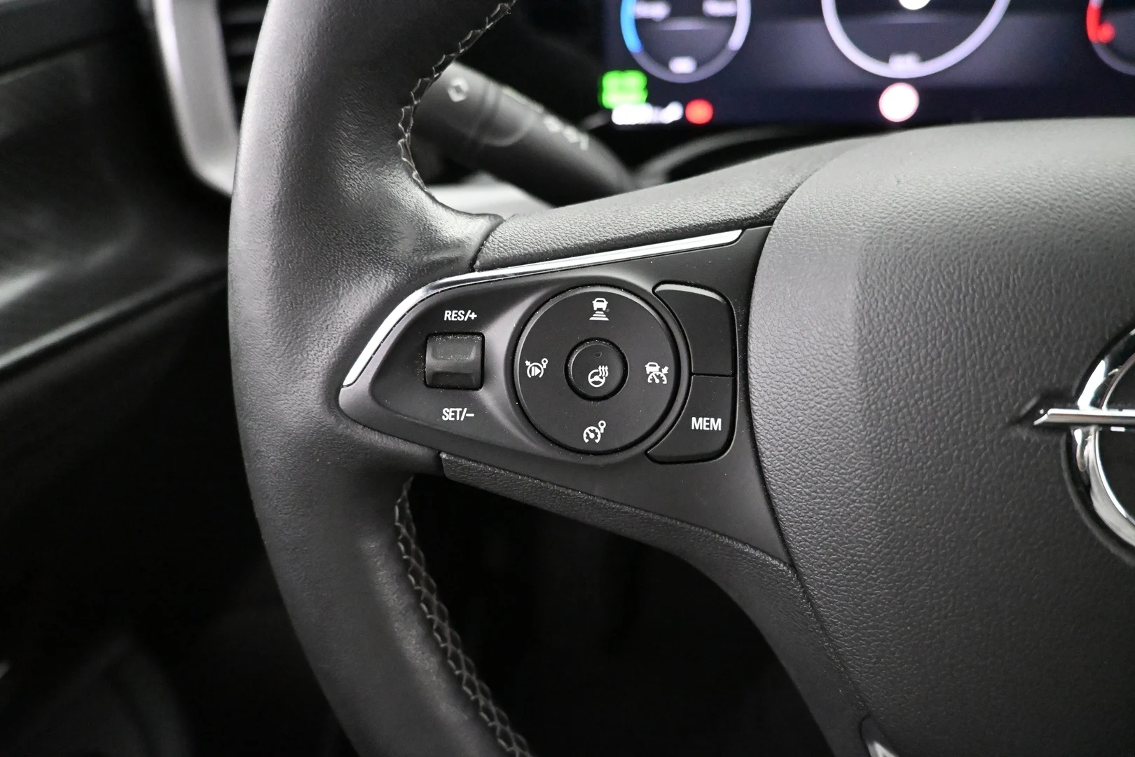 Car Image - 4KESEwhd9PJ7yU3DgvTHSh