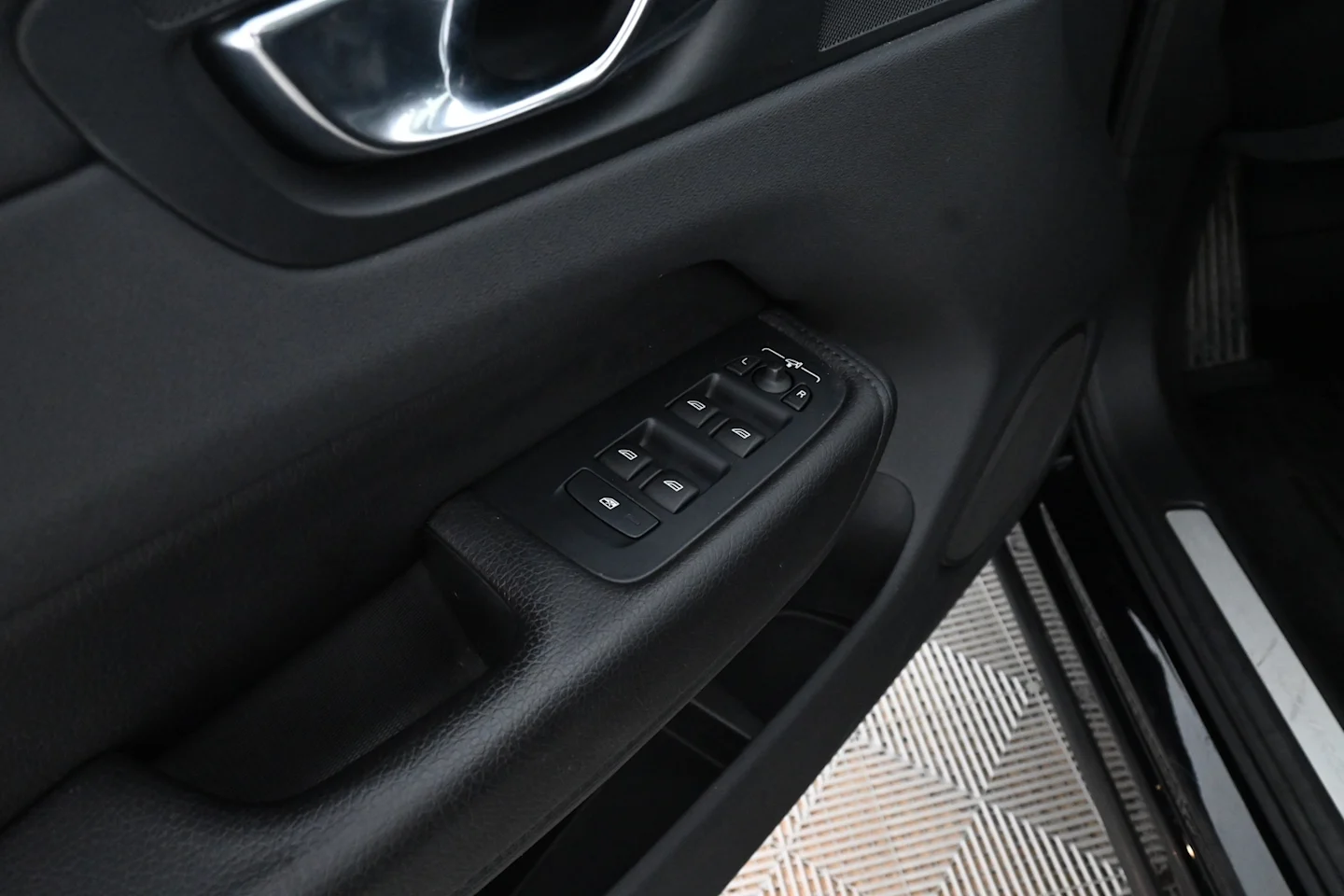 Car Image - 6WPo8wtjN9d2AjtzPdDnZd