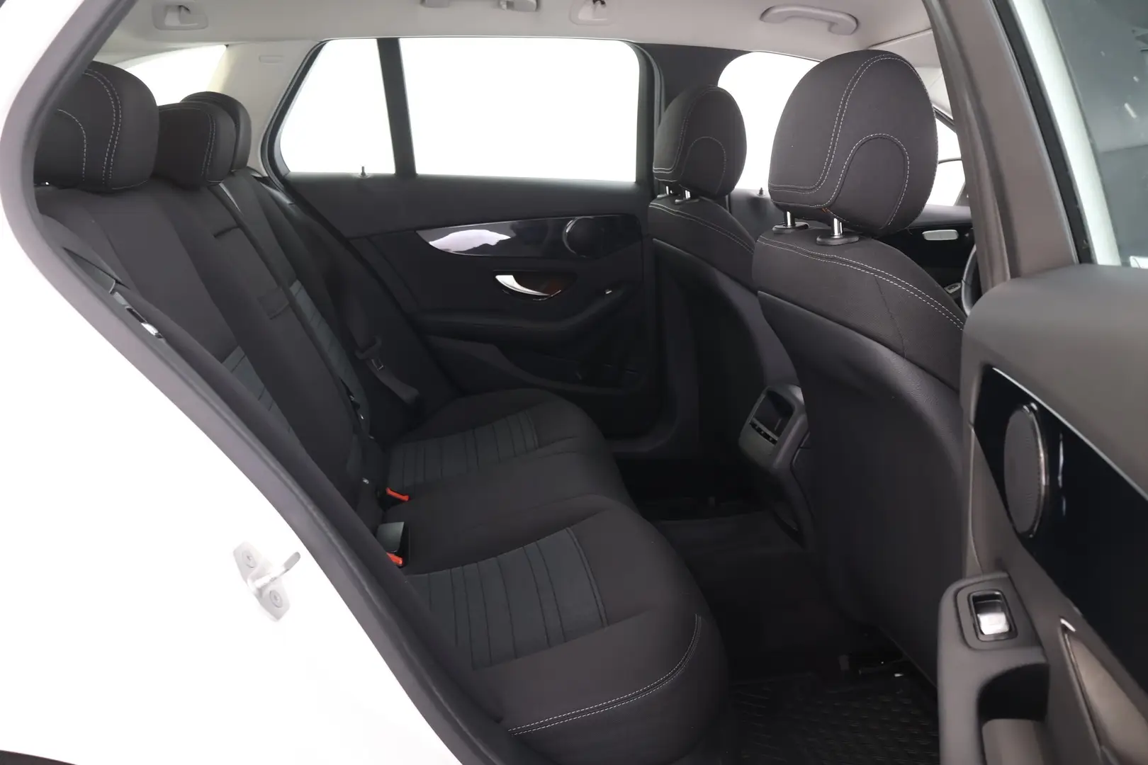 Car Image - 5VS7fayk0LD7kBu2bdYdv8
