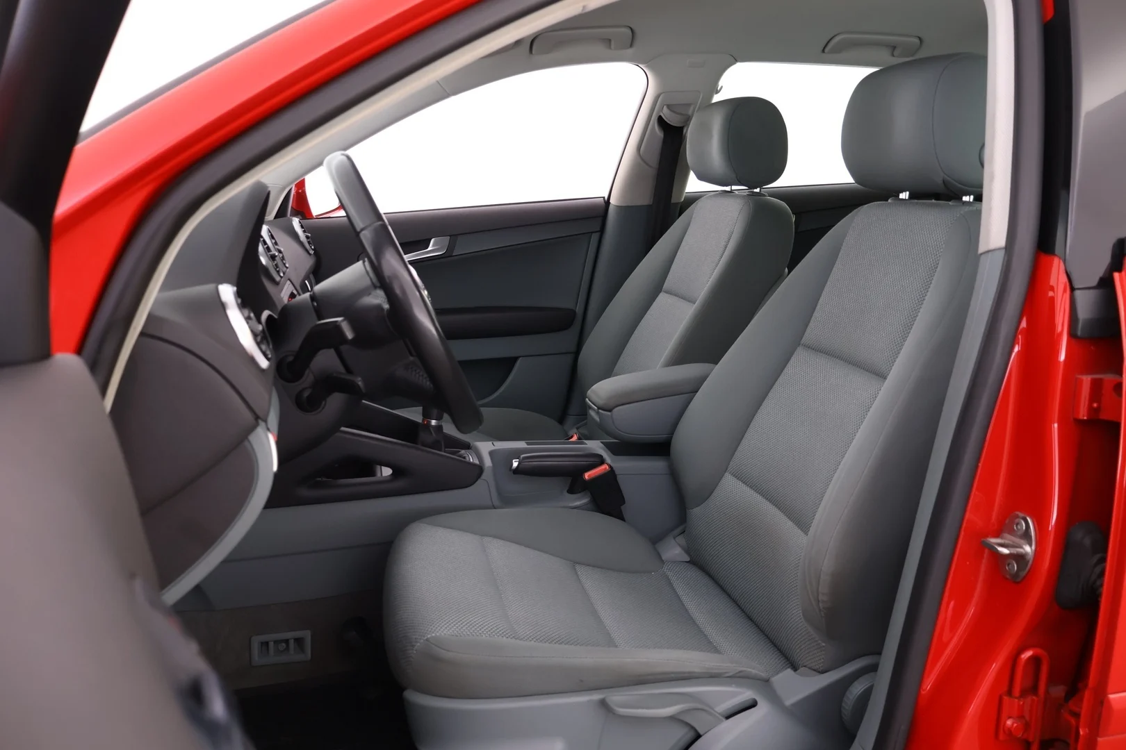 Car Image - 9B4aoiBW4abCDYBfbn4yF