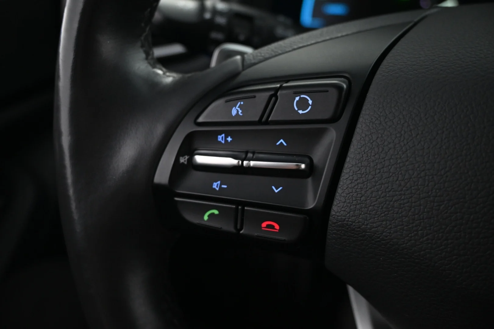Car Image - 2WDZiRU2IUF3pAmzLe9wQT