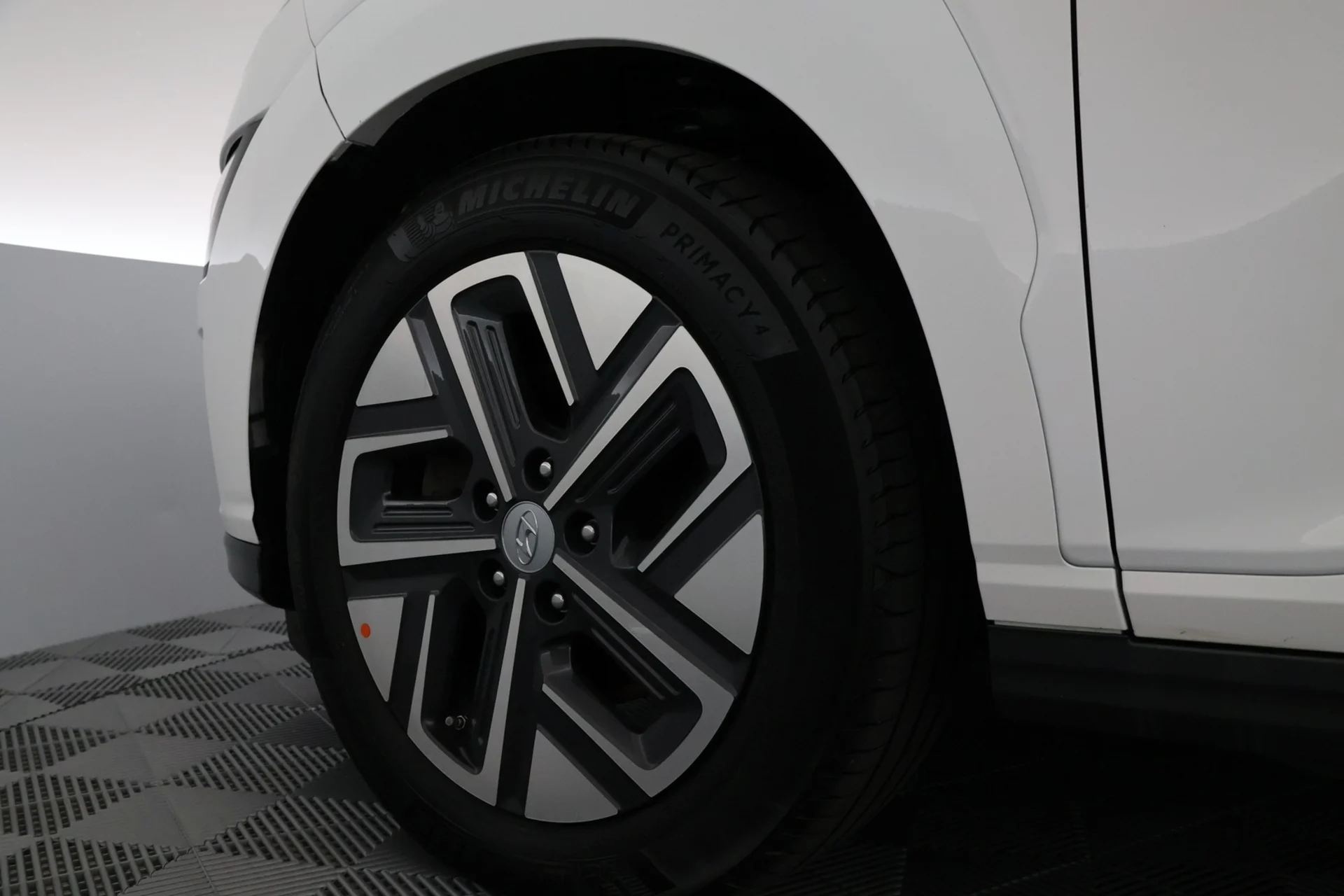 Car Image - 7FaCfaXVxM7KGE1ueGig7V