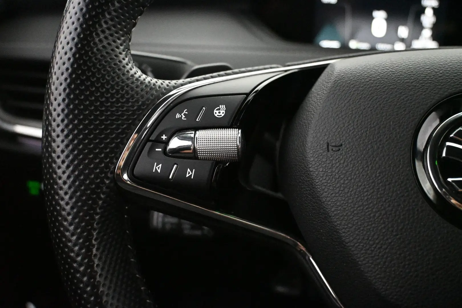 Car Image - 3W4ltdTkzK0NqUm9GenxMa