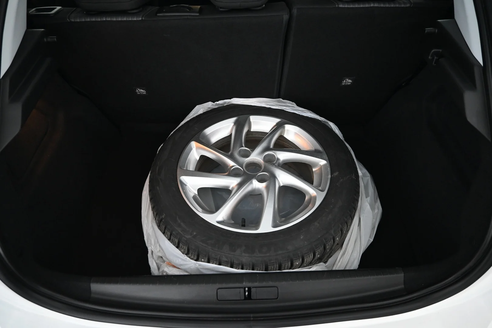 Car Image - 6XRCvDJQ3yXk7pcYtzrutk
