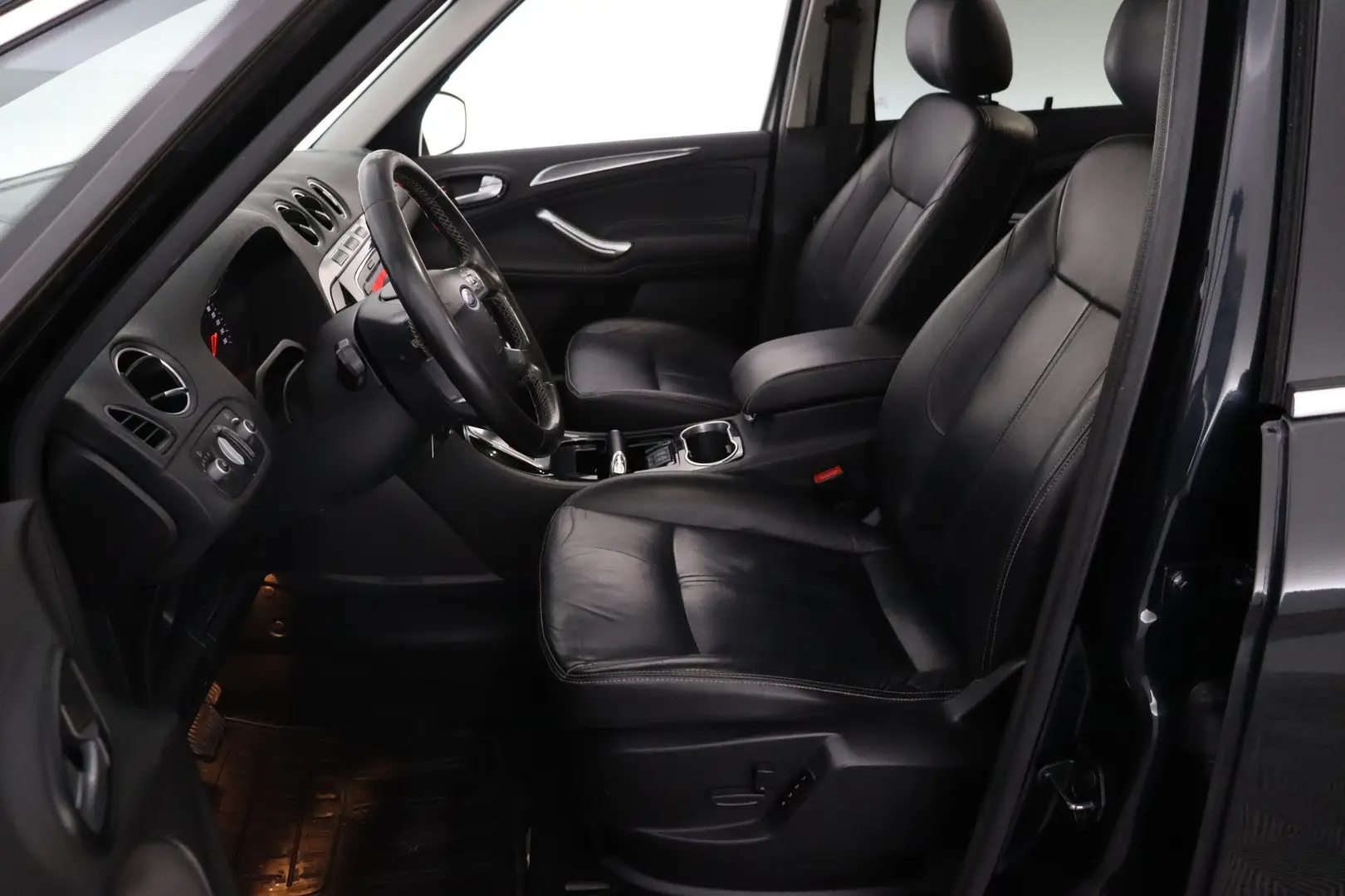 Car Image - 2GLqAUCwZXoQflogLcaJBr